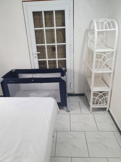 Le Sable Bleu - Evasion Tropicale A Sainte-Anne - Plage 5Min - Piscine - Parking - Logement Climatise - Vue Sur Les Palmiers - Parfait Pour Sejours En Famille Ou Entre Amis Dış mekan fotoğraf