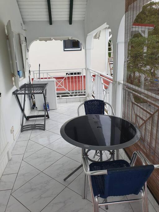 Le Sable Bleu - Evasion Tropicale A Sainte-Anne - Plage 5Min - Piscine - Parking - Logement Climatise - Vue Sur Les Palmiers - Parfait Pour Sejours En Famille Ou Entre Amis Dış mekan fotoğraf
