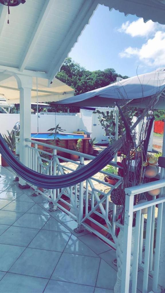 Le Sable Bleu - Evasion Tropicale A Sainte-Anne - Plage 5Min - Piscine - Parking - Logement Climatise - Vue Sur Les Palmiers - Parfait Pour Sejours En Famille Ou Entre Amis Dış mekan fotoğraf