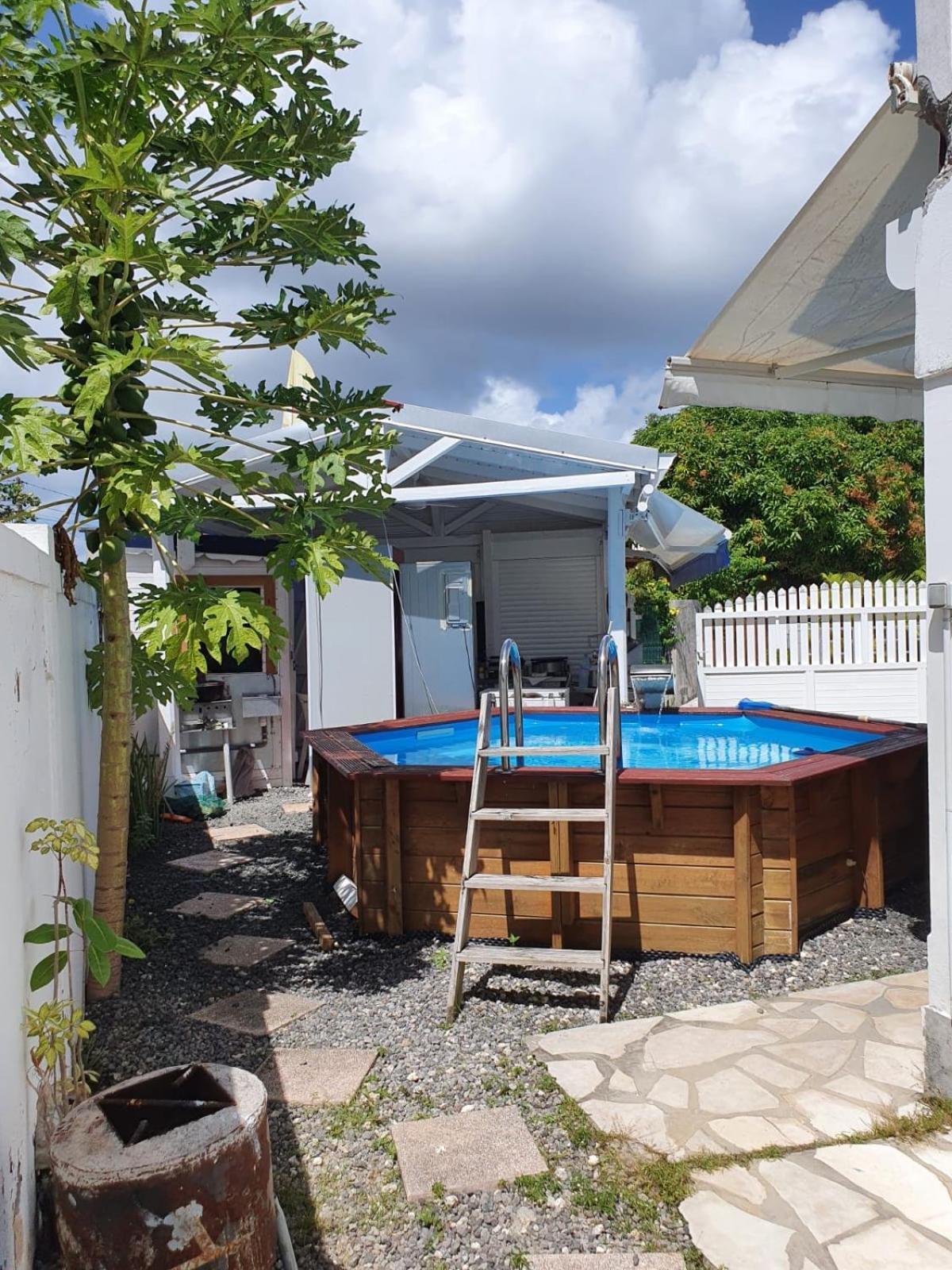 Le Sable Bleu - Evasion Tropicale A Sainte-Anne - Plage 5Min - Piscine - Parking - Logement Climatise - Vue Sur Les Palmiers - Parfait Pour Sejours En Famille Ou Entre Amis Dış mekan fotoğraf